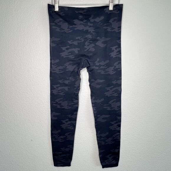 SPANX Camo High Waist Seamless Essential Leggings Slimming Athleisure Small z11 - Picture 5 of 6